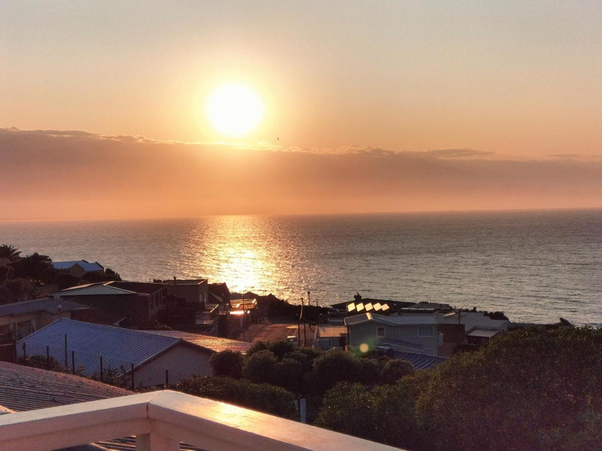De La Hilcremat Hotel ไซมอนส์ทาวน์ ภายนอก รูปภาพ