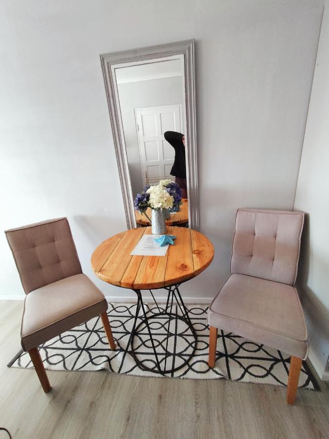 De La Hilcremat Hotel ไซมอนส์ทาวน์ ภายนอก รูปภาพ