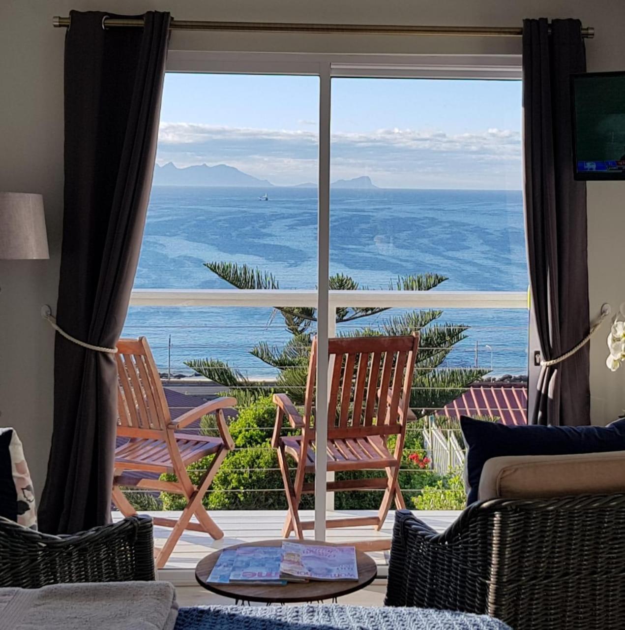 De La Hilcremat Hotel ไซมอนส์ทาวน์ ภายนอก รูปภาพ